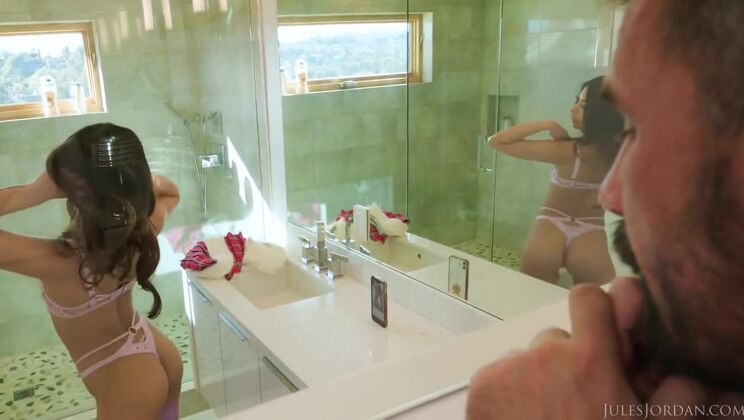 Xxlayna Marie's Facial with Manuel's Big Latin Cock