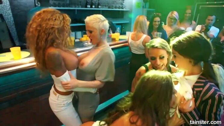 [Tainster] - Interracial Lesbian Party: Sp Rich Chicks Vol. 1