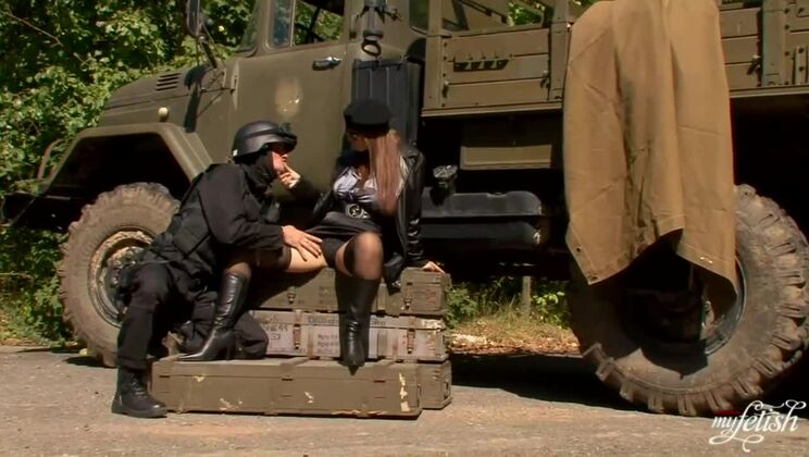 Blonde Cummando Gets It Big