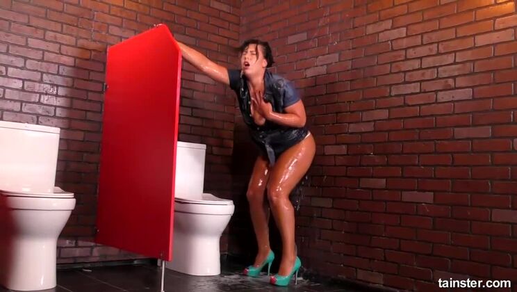 [Tainster] - Cumshot Lovin Aisha Bahadur Plays With Dildo And High Heels