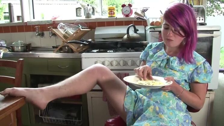 Kitchen Confidential: Lilith's Solo Pleasure