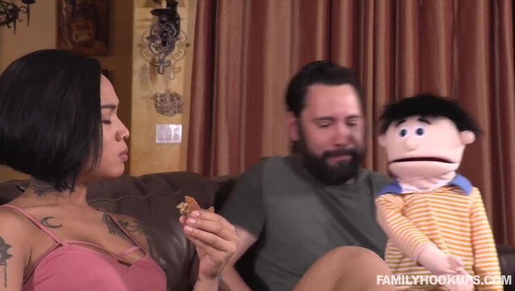 Honey Gold and Her Tattooed Teen Step Niece