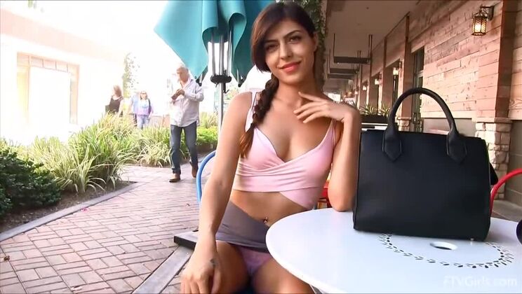 Nudist Audrey Exposes Her Beauty 7