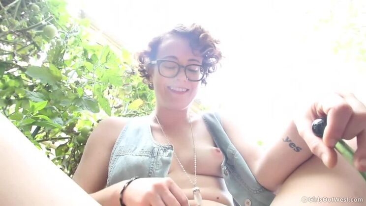 POV SquirtSession with Rosie in Backyard