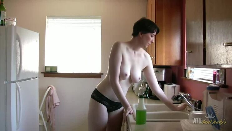 Inara Byrne Exposes Her Mature Body While Cleaning