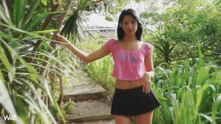 Carol Lopez Shows Beauty