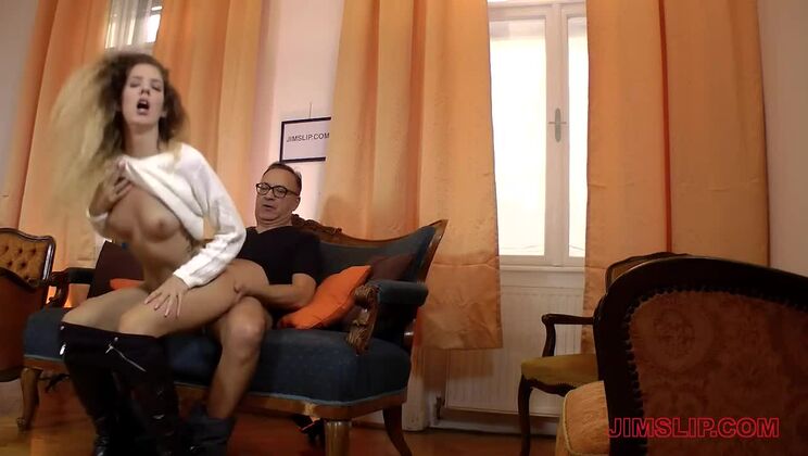  Skinny Brunette Monique Woods Gets Dirty