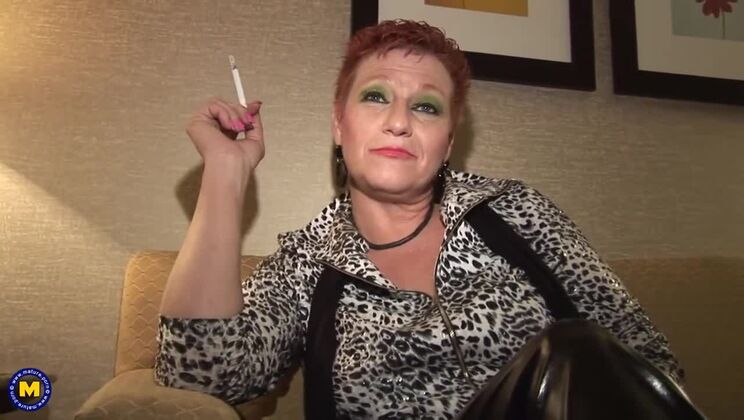 Jennifer Blaze Takes a Cum Filled Mouth