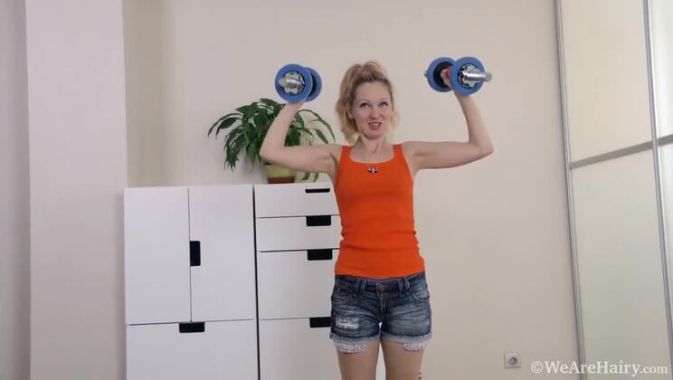 [WeAreHairy] - Foxy Is A Hot MILF With A Fit Body