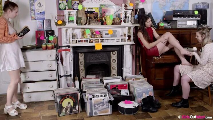 Lesbian Garage Sale Passion with Dusty and Mae Pt1