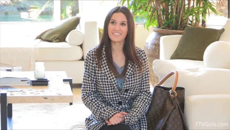 Beautifully Nude: Aubrey's Solo Experience