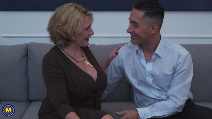 Camilla's Big Tits and Squirting Anal Adventure