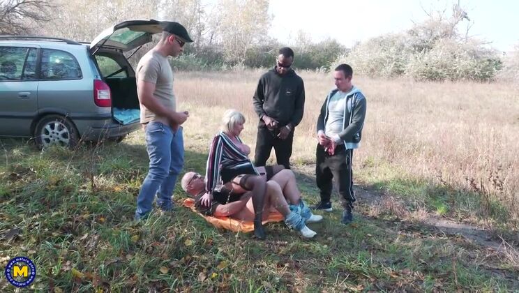 Mature Amy's Interracial Group Sex Adventure