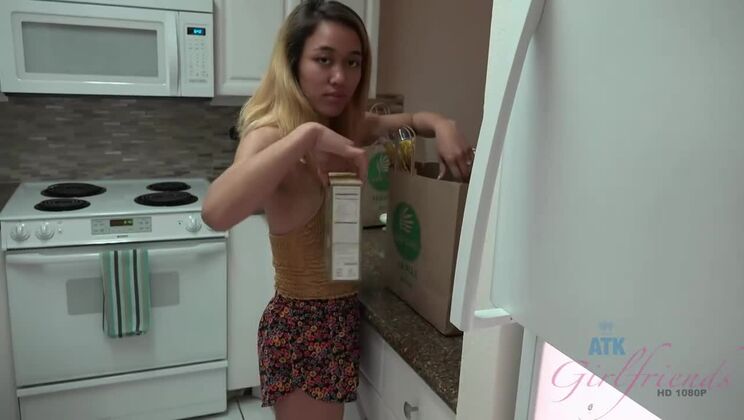 [ATKGirlfriends] - Aria Skye Squirting For You In Hawaii - Aria Skye