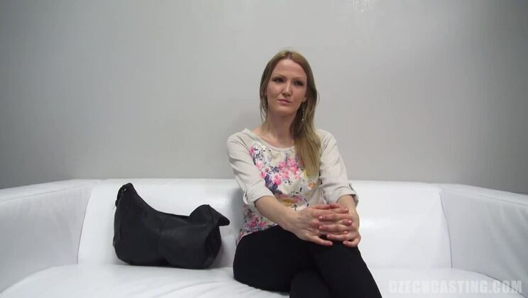 Blonde Bombshell Anna Casting