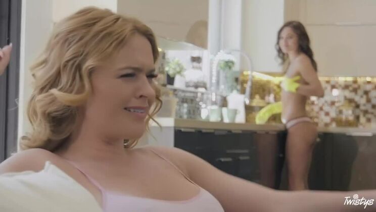 [MomKnowsBest] - Krissy Lynn and Zoe Bloom in Filthy Fun