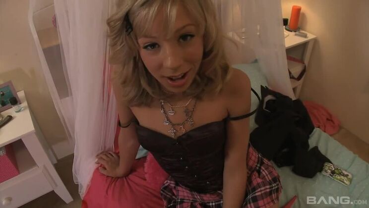 Chastity Lynn Gives Deepthroat Before Facial