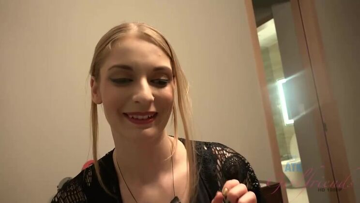 Blonde Ela Darling Loves Handjobs