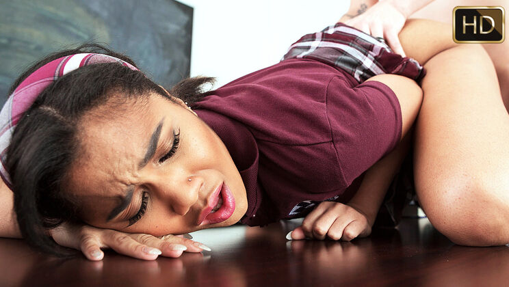 [InnocentHigh] - Can Loni Make It