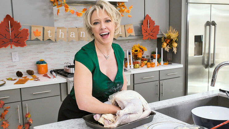 MILF Gets Stuffed for Thanksgiving