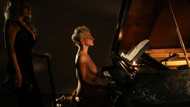 Blonde Kandy's Naughty	session 1