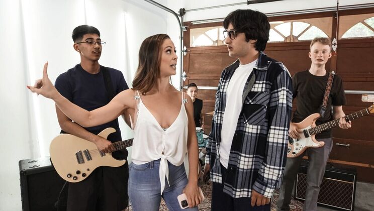 [Brazzers] - Mom's First MMF Threesome Experience - Cherie Deville - Juan Loco - Jimmy Michaels - Diego Perez