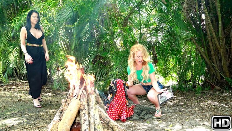 Cassandra's Pussy Licking Passion