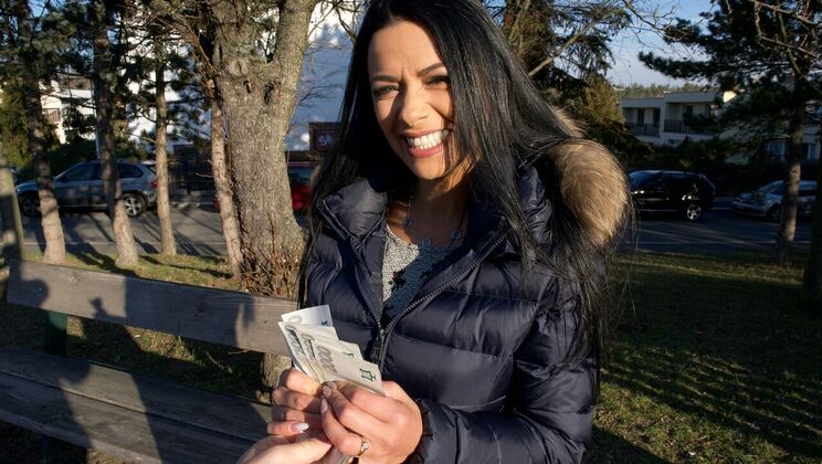 Sexy Brunette Babe Gets Fucked Hard Outdoors