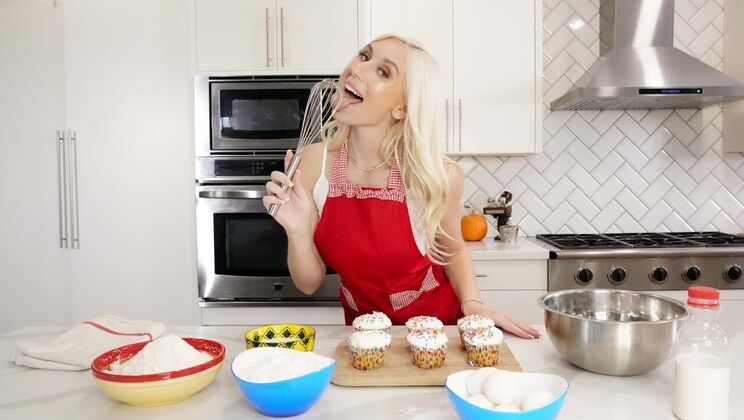 [RKPrime] - Blonde Babe Vlogging