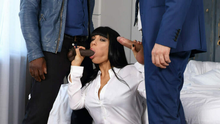 Double Penetration in Berlin with Valentina Ricci