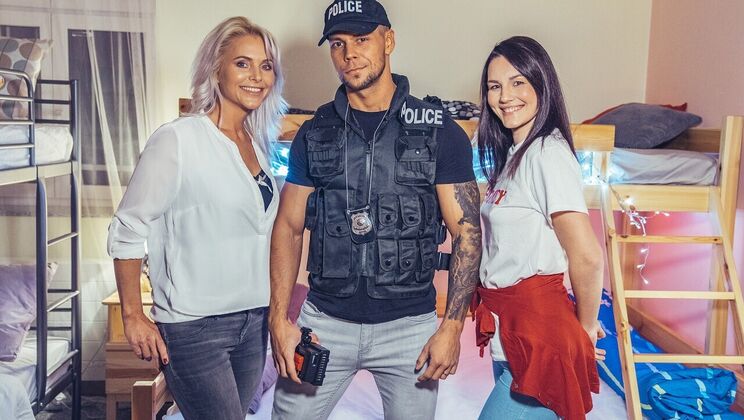 [FakeHostel] - Hot Blonde Czech Nights