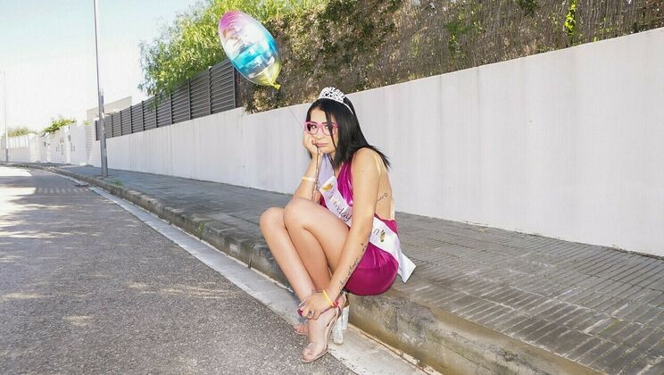 [PublicPickups] - Naughty Birthday Sex - Jordi El Niño Polla - Kitty Love