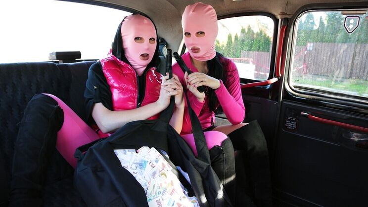 Sexy London Taxi Ride with Furious Fucking