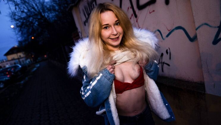 [PublicAgent] - Amateur Outdoor Facial Fun