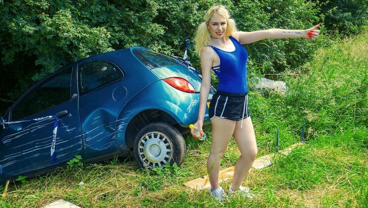 [StrandedTeens] - Blonde Brit Blows Guy in Car - Grace Harper