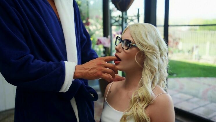 [IKnowThatGirl] - Athletic Blonde Interview