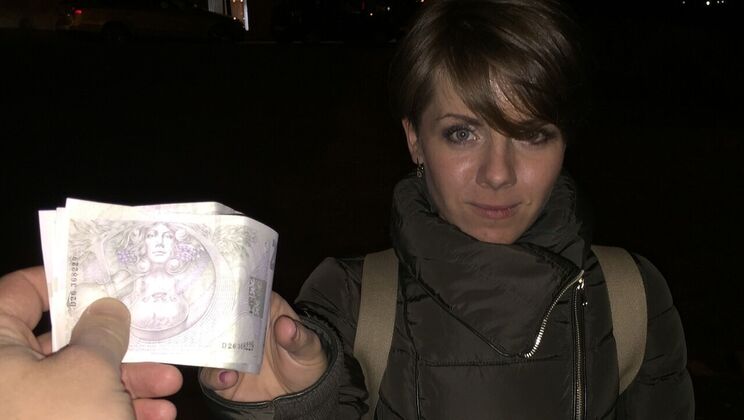 Doggystyle Fuck in the Woods with a Horny Amateur