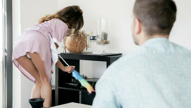 Penelope Cross Gives Cheater a Gift