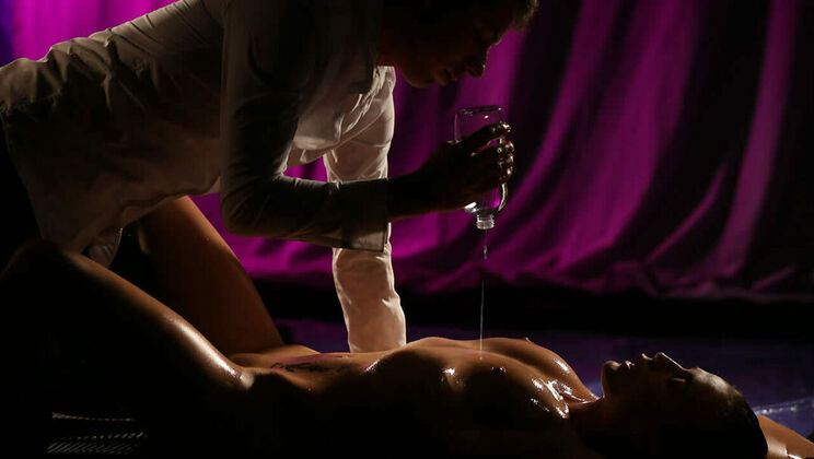 Sexy Nicole's Hardcore Massage