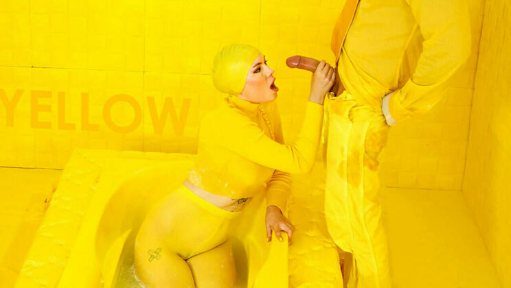 Fetish Yellow Blowjob
