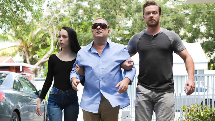 [FamilyStrokes] - Blackmailing My Step Sis