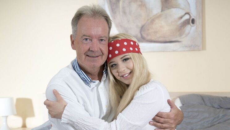 [Oldje] - Cum Swallowing Young Beauty