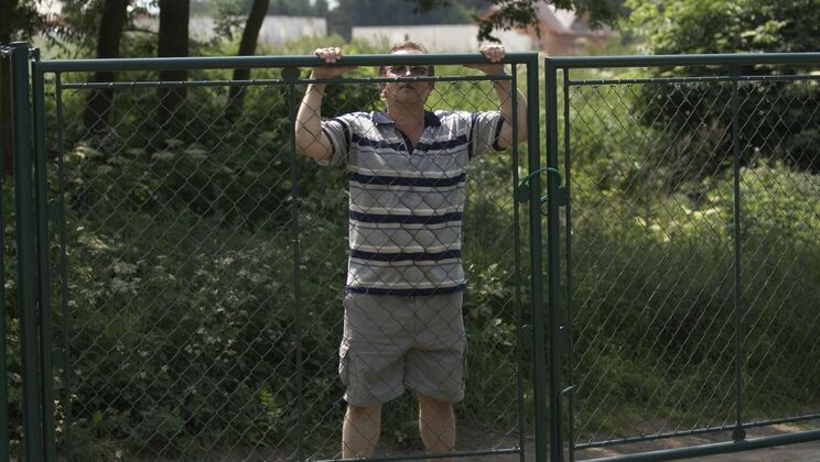 [Oldje] - Facial Fun in the Playground