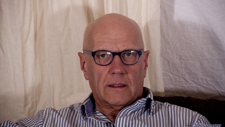 [Oldje] - Young Nisha Gives Intense Footjob