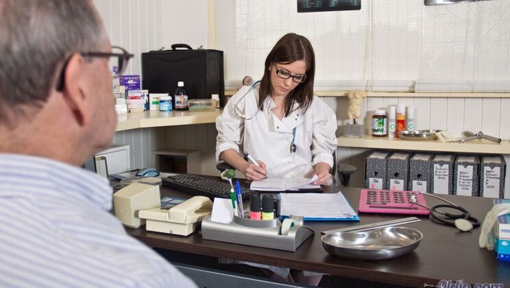 [Oldje] - Bate's Naughty Doctor's Visit!