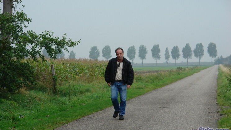 [Oldje] - Erick's Bathroom Blowjob with Naughty Alisa