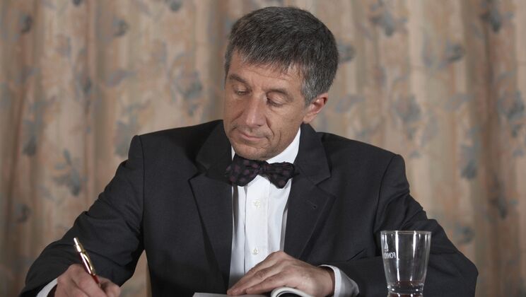 [Oldje] - Redhead's Striptease: A Day of Exams