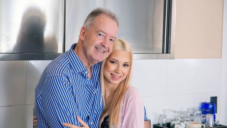 [Oldje] - Roxy Takes It Deep