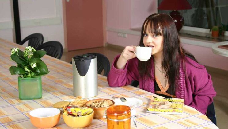 [Oldje] - Brunette Anishka Loves to Kiss Old Hugh in the Garden - Hugh - Anishka