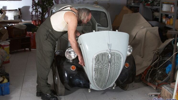 [Oldje] - Young Girls and Old Cars Fucking